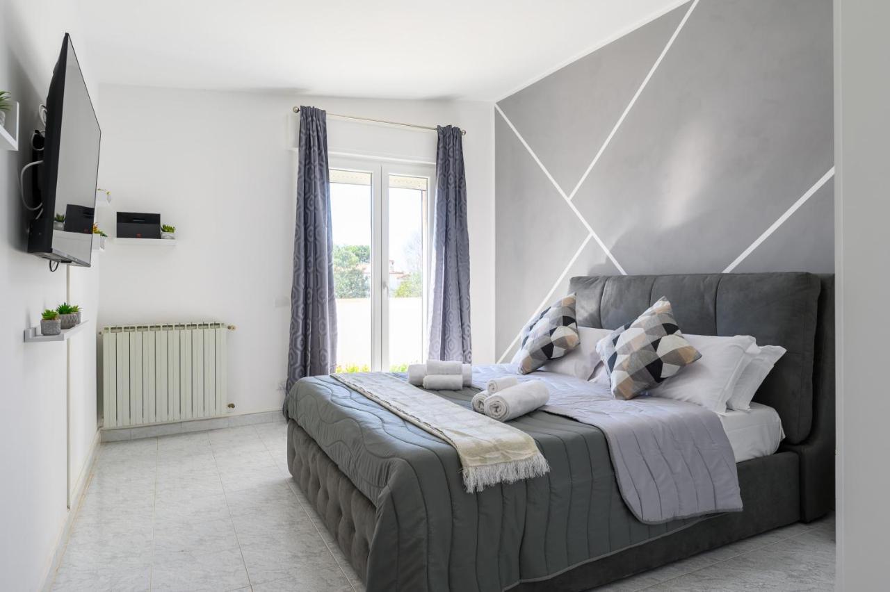Coastal Whisper - 9 min to Airport & 700m to Sea - Chambres d'hôtes Focene