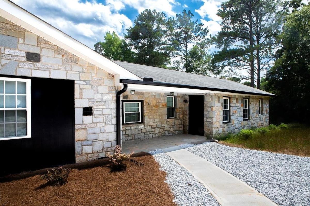 Modern 4BR Home Great Location Spacious - B&B
