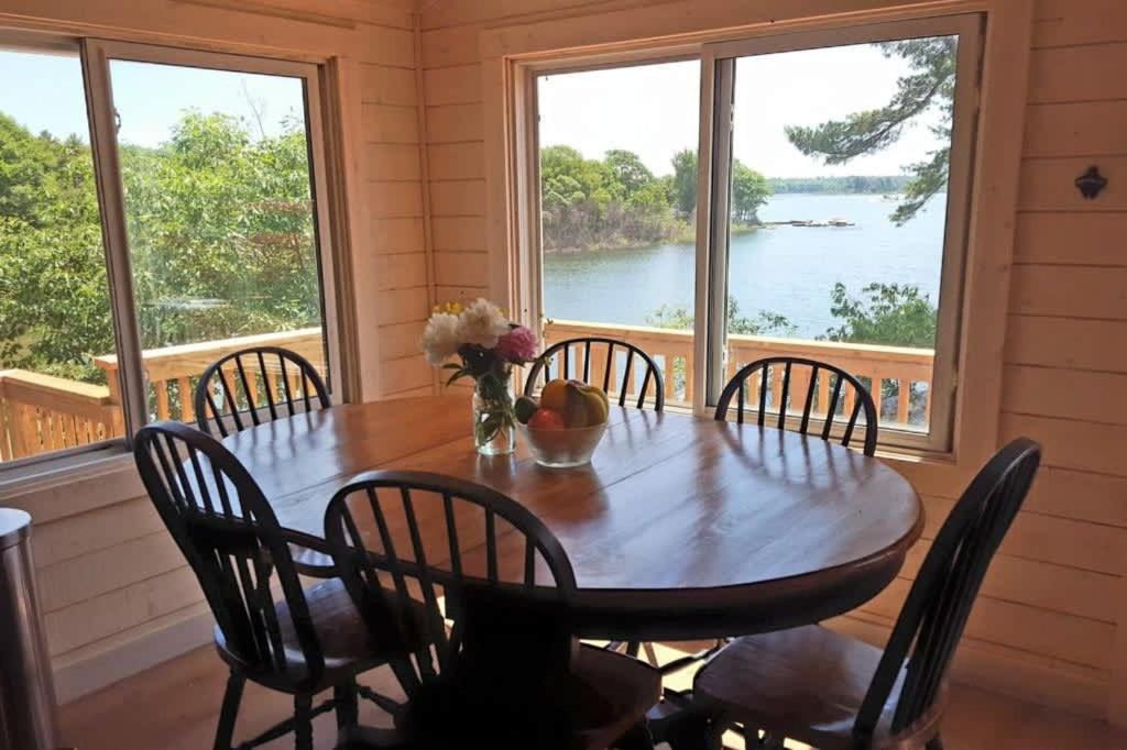 Georgian Bay Lakeview Cottage - Rockwood #5 - B&B Dillon