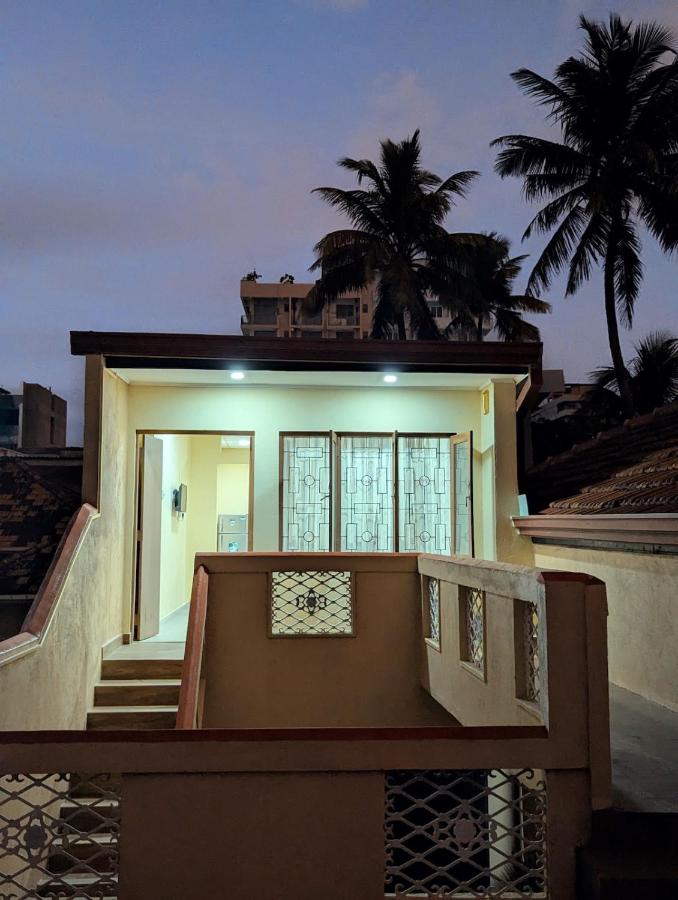 Ocean Breeze Retreat Coastal Getaway in Colombo - Ferienwohnung