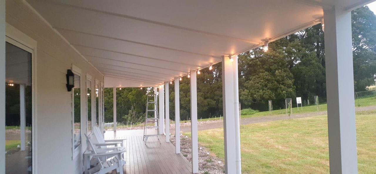 Stunning Top of the Otways Views 3-4 Bedroom House - Chambres d'hôtes Beech Forest