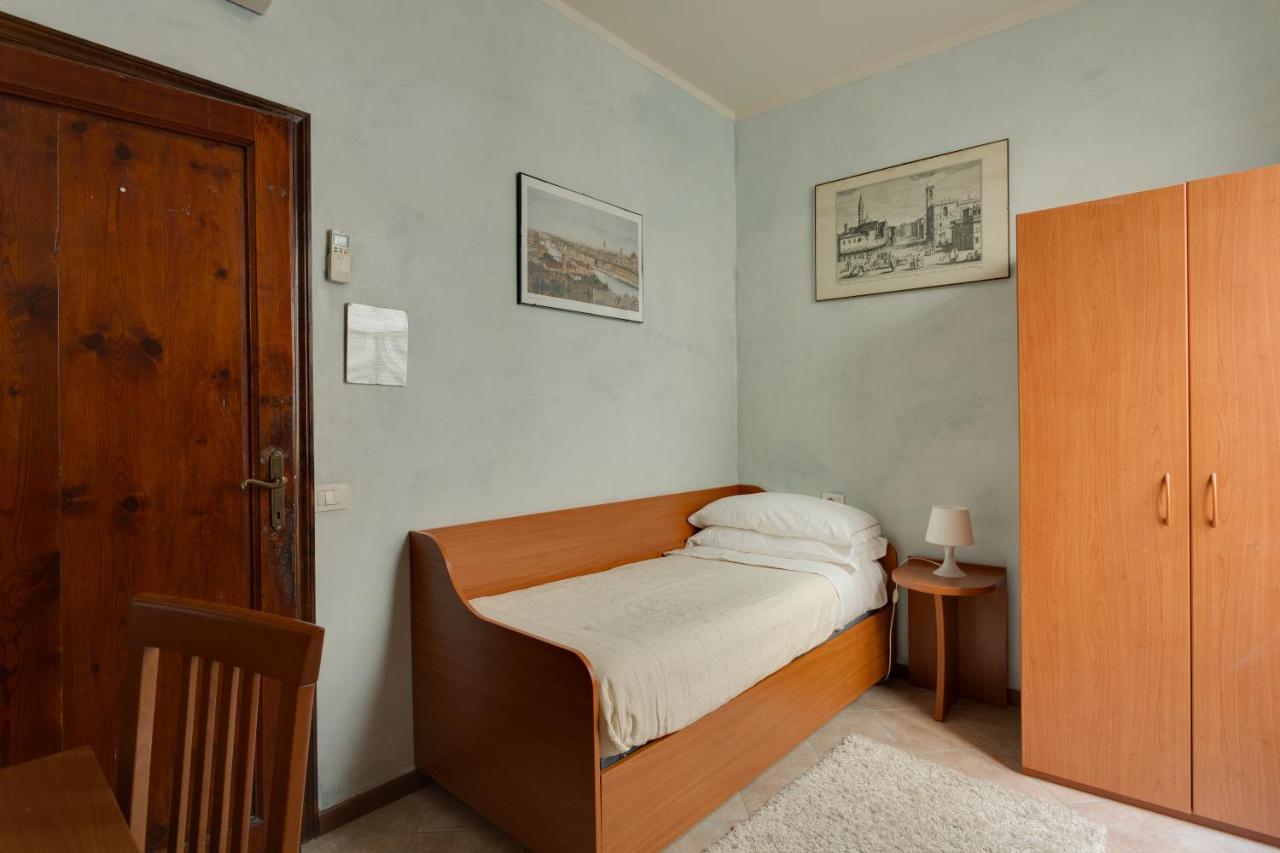 Camera Singola con Bagno in Comune