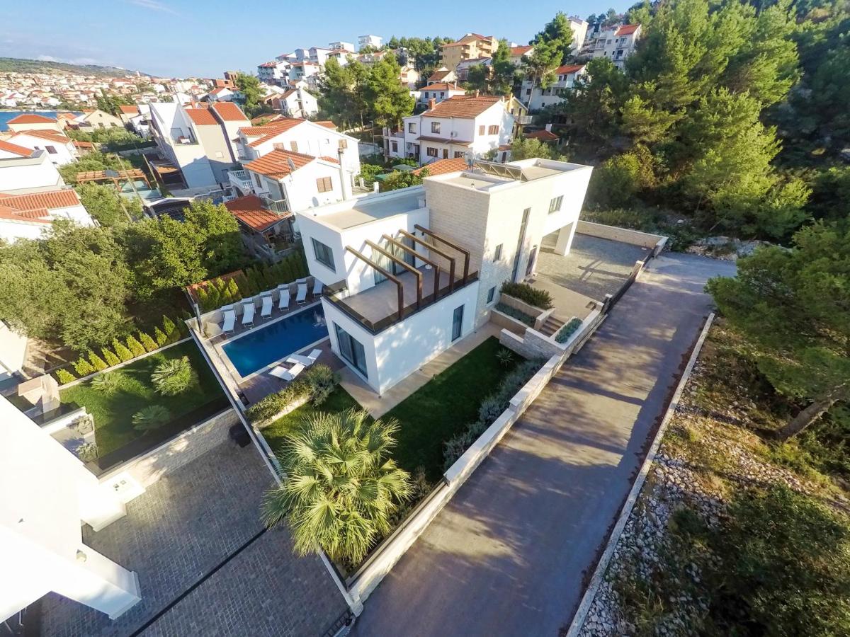 Villa with 2 pools, and sauna SUNCE - Ferienwohnung Trogir