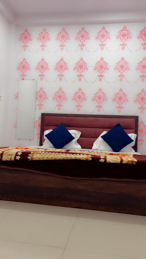 One-Bedroom Apartment with Terrace