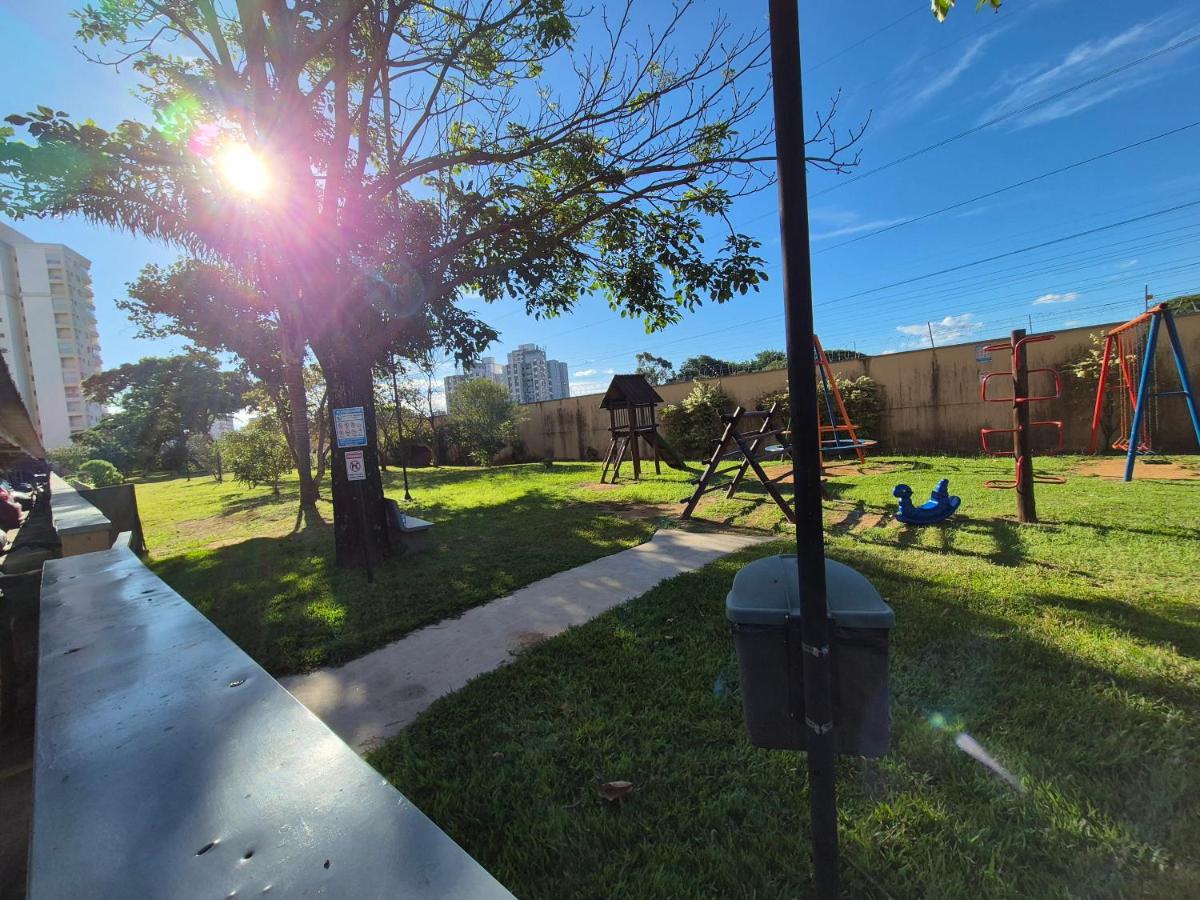 Apartamento em Condomínio - Bed and Breakfast São José dos Campos