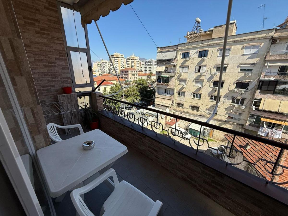 Juli's Central Spot - B&B Tirana