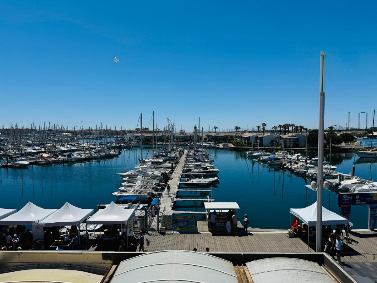 Cap d'Agde F3 belle vue port avec Garage Piscine Climatisation - Bed and Breakfast Le Cap d'Agde