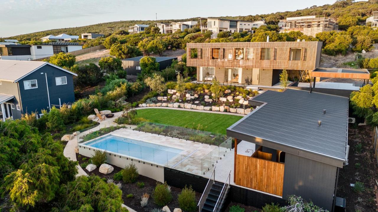 Lumiere-Stunning Coastal Retreat - Bed and Breakfast Gnarabup