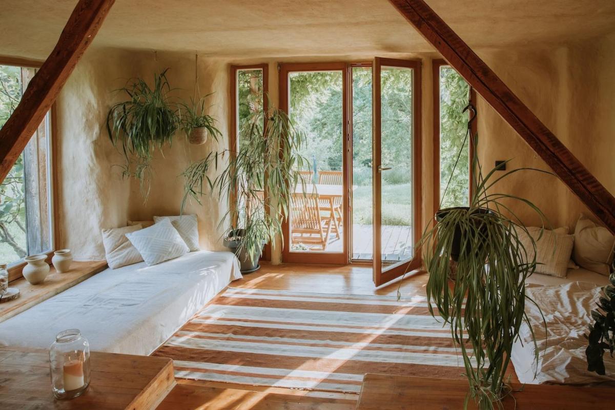 Private Eco Cottage in Nature - B&B