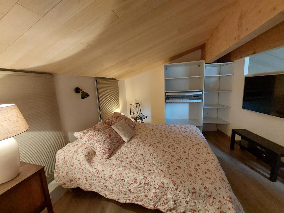 One-bedroom Loft Apartment 