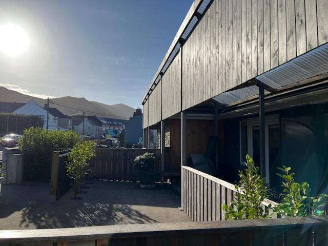 Cille Apartments, Ballyferriter village - B&B