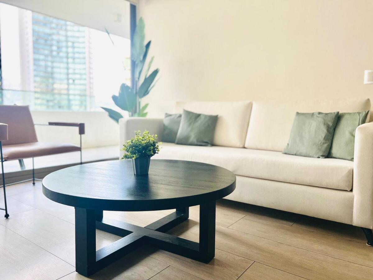 Estilo y Comodidad a pasos de Parque Arauco - Ferienwohnung