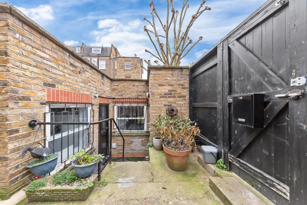 Cosy Two Bedroom Luxury Living - Central London Hideaway Cottage Paddington & Westminster - B&B
