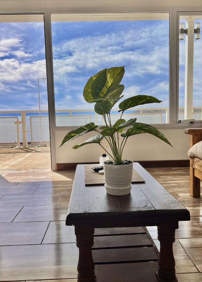Habitación con cama grande