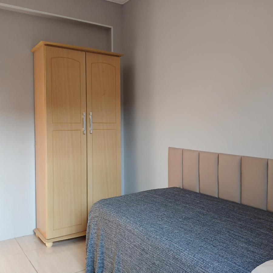 Quarto Solteiro com TV - B&B