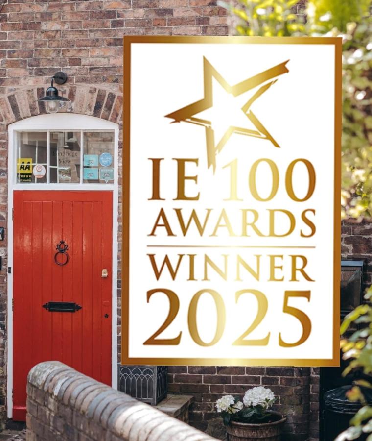Ironbridge View Townhouse WINNER 2025 UK MOST PICTURESQUE SELF-CATERING HOLIDAY HOME & WINNER SELF-CATERING ACCOMMODATION OF THE YEAR 2025 - B&B