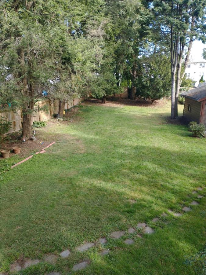 2 Bedroom Unit and Big Yard 30 Minutes to NY - Ferienwohnung