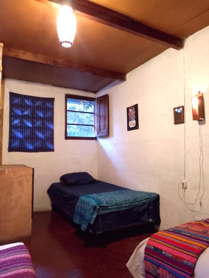 Basic Triple Room with Shared Bathroom