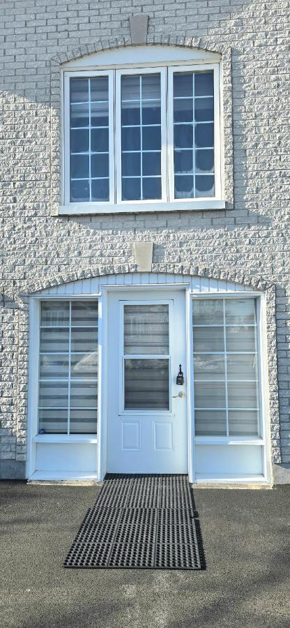 The Home Sweet Home 20 Mnt away From Airport - Ferienwohnung