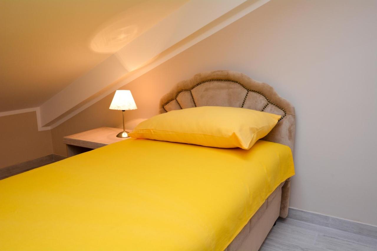 Two-Bedroom Apartment with Spa Bath