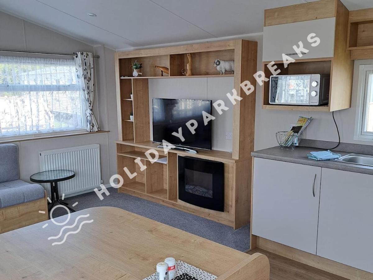 Seagulls Rest - Silver 3 bedroom close to play park on West Sands - B&B Selsey