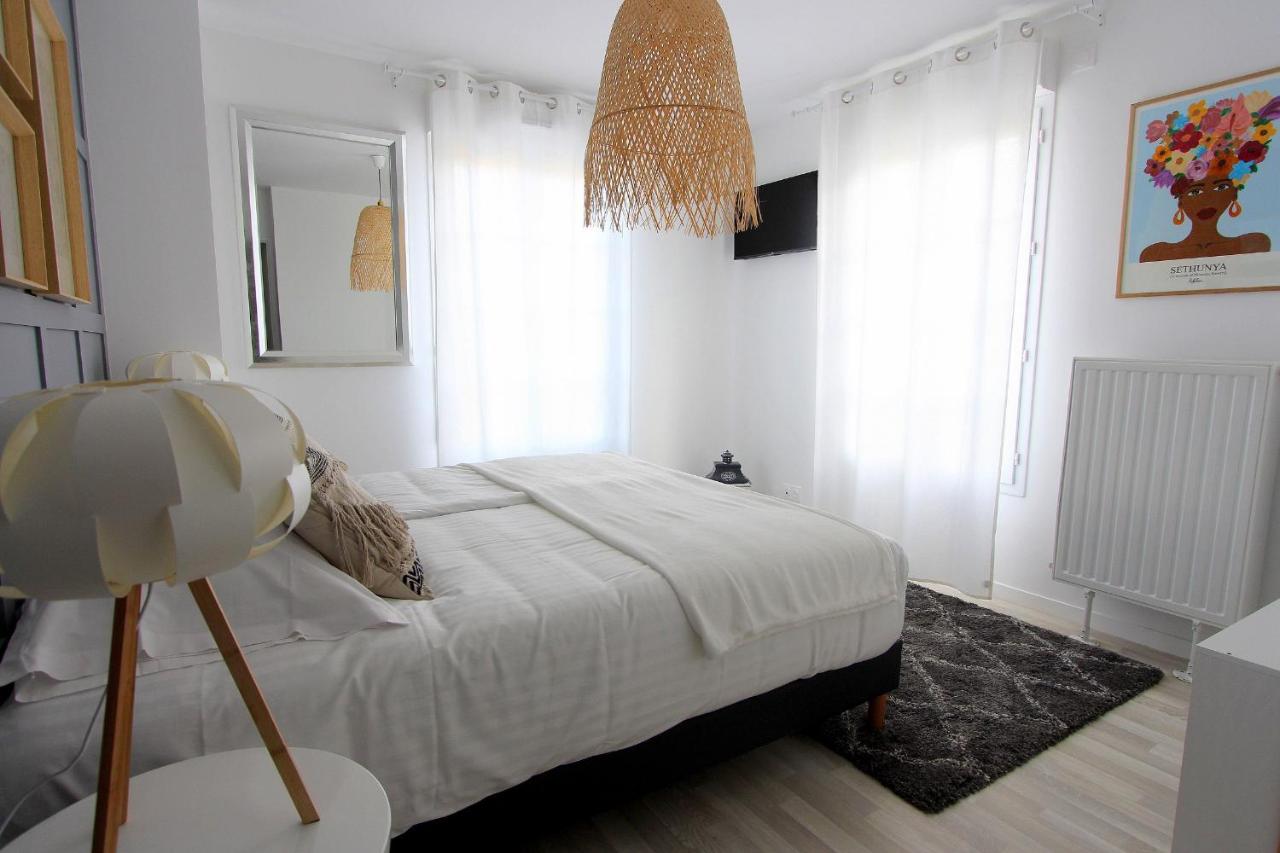 Three-Bedroom Apartment with Balcony