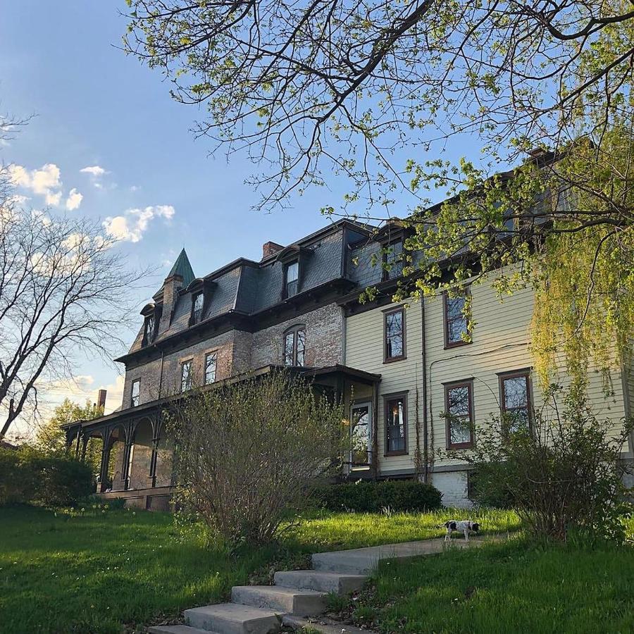Two-Bedroom Deluxe Apartment with Garden View