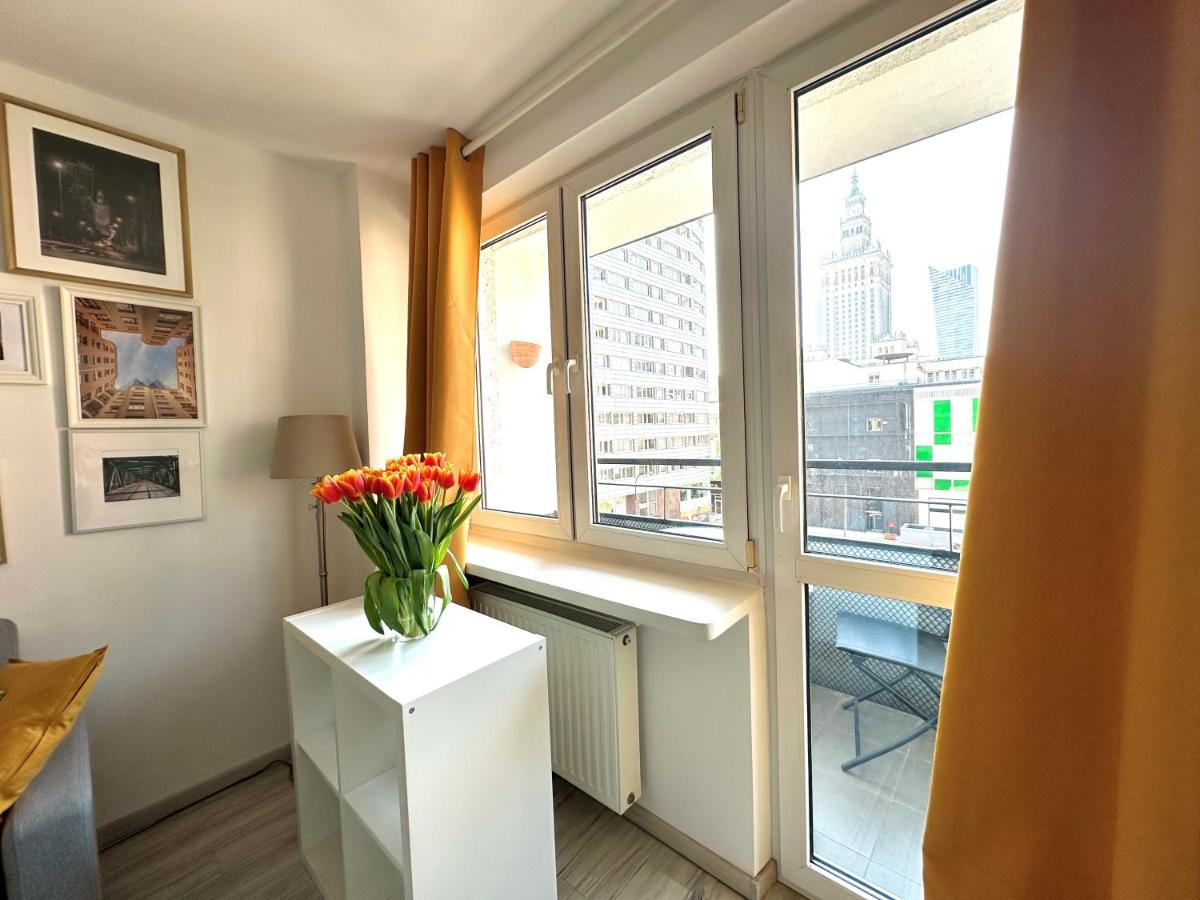 OhMyHome Panorama Apartament w Centrum Warszawy z widokiem na Pałac Kultury - Chambres d'hôtes Varsovie