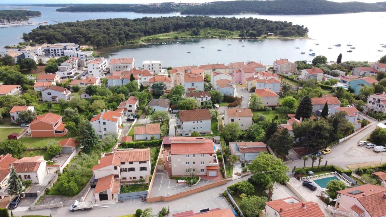 Nice family friendly apartment Oros Medulin, with pool, ggd - Bed and Breakfast Medulin