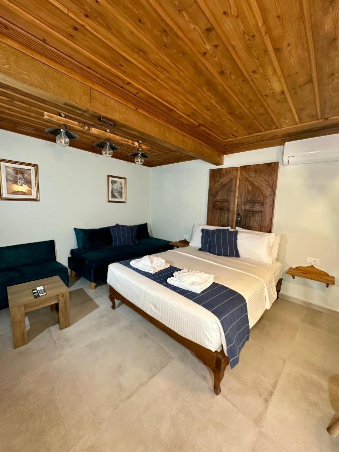 Deluxe Suite with Spa Bath