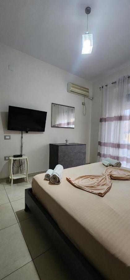 Tweepersoonskamer met Gedeelde Badkamer