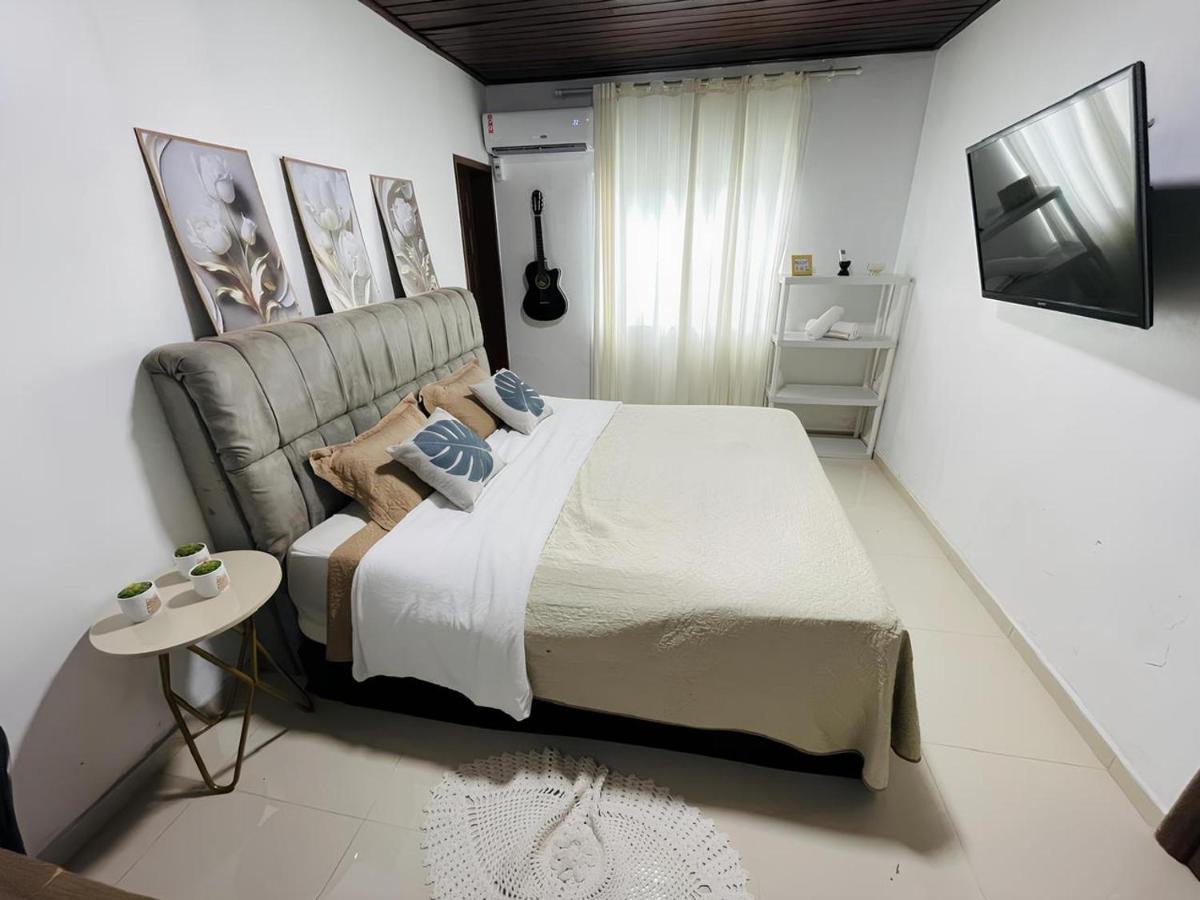 Suíte próximo ao Aeroporto Internacional - Bed and Breakfast
