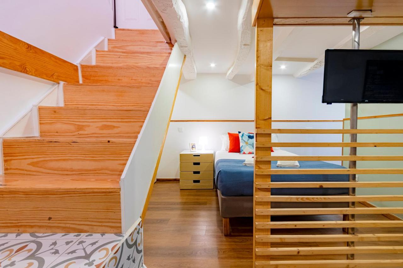 Studio Apartment with Terrace and Garden View - Basement