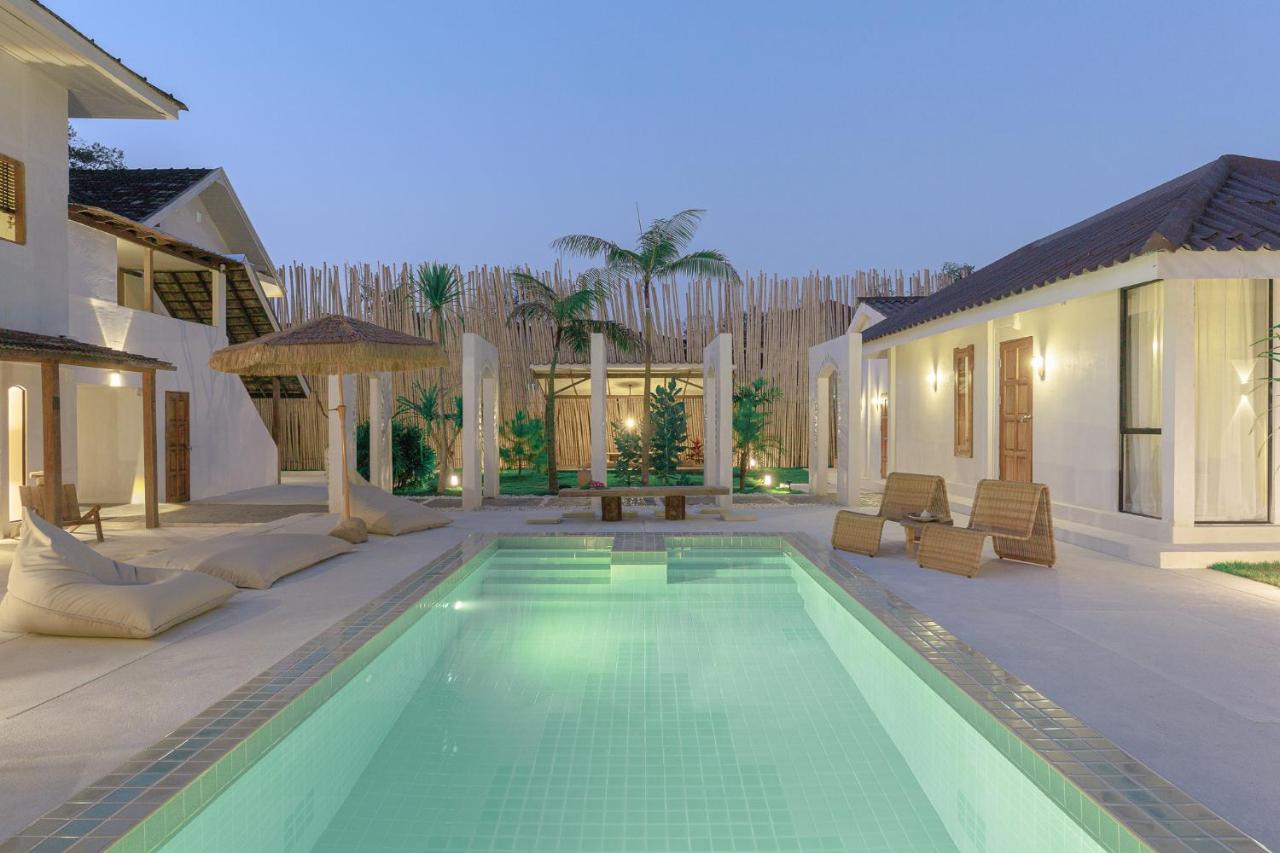 TANPURI Watket - 8-Bedrooms Villa with Private Pool in the Old Town City - PRIME LOCATION - Chambres d'hôtes Chiang Mai