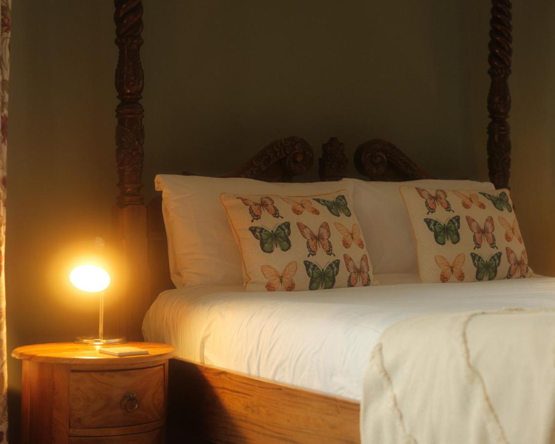 Camera con Letto a Baldacchino
