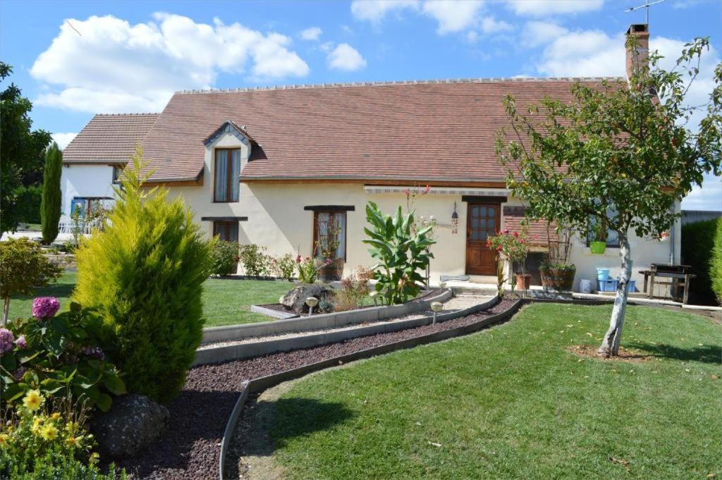 Les gîtes du Zoo,2 logements 10min du zoo piscine partagée juin-octobre & spa partagée avril-octobre ,calme & reposant - B&B