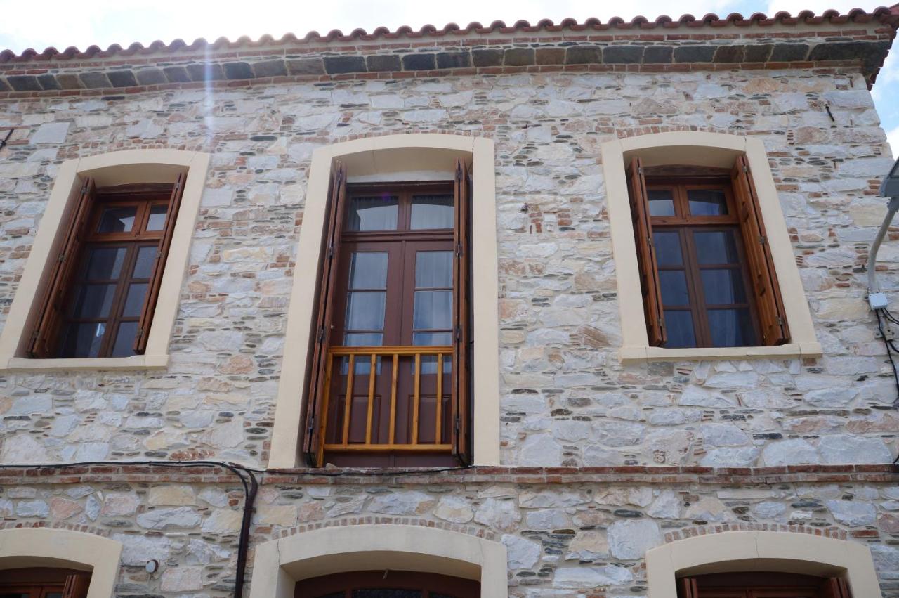 Rustic Stone House - B&B