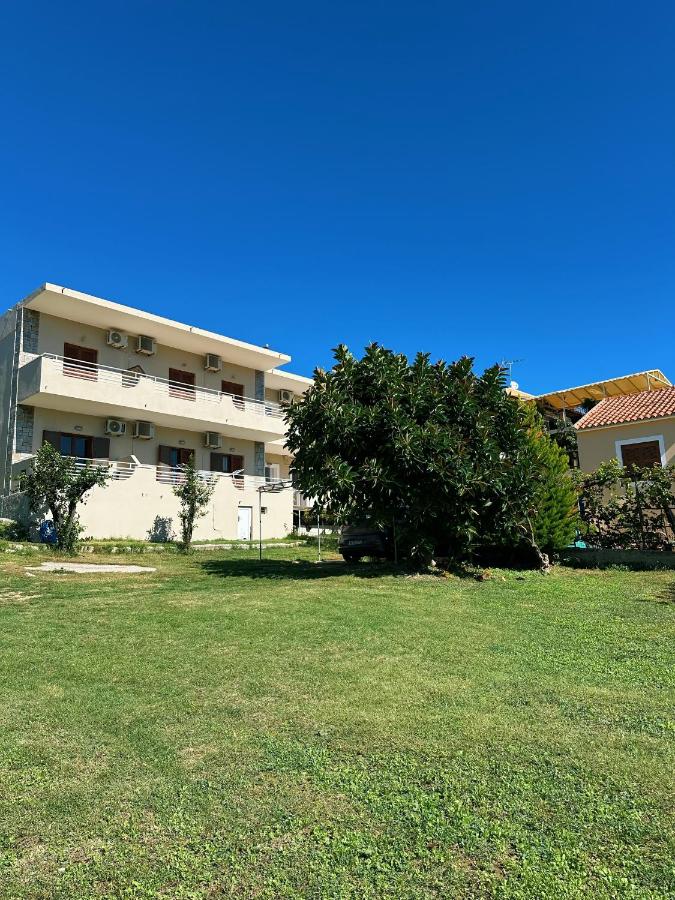 Katerina's Apartments - Bed and Breakfast