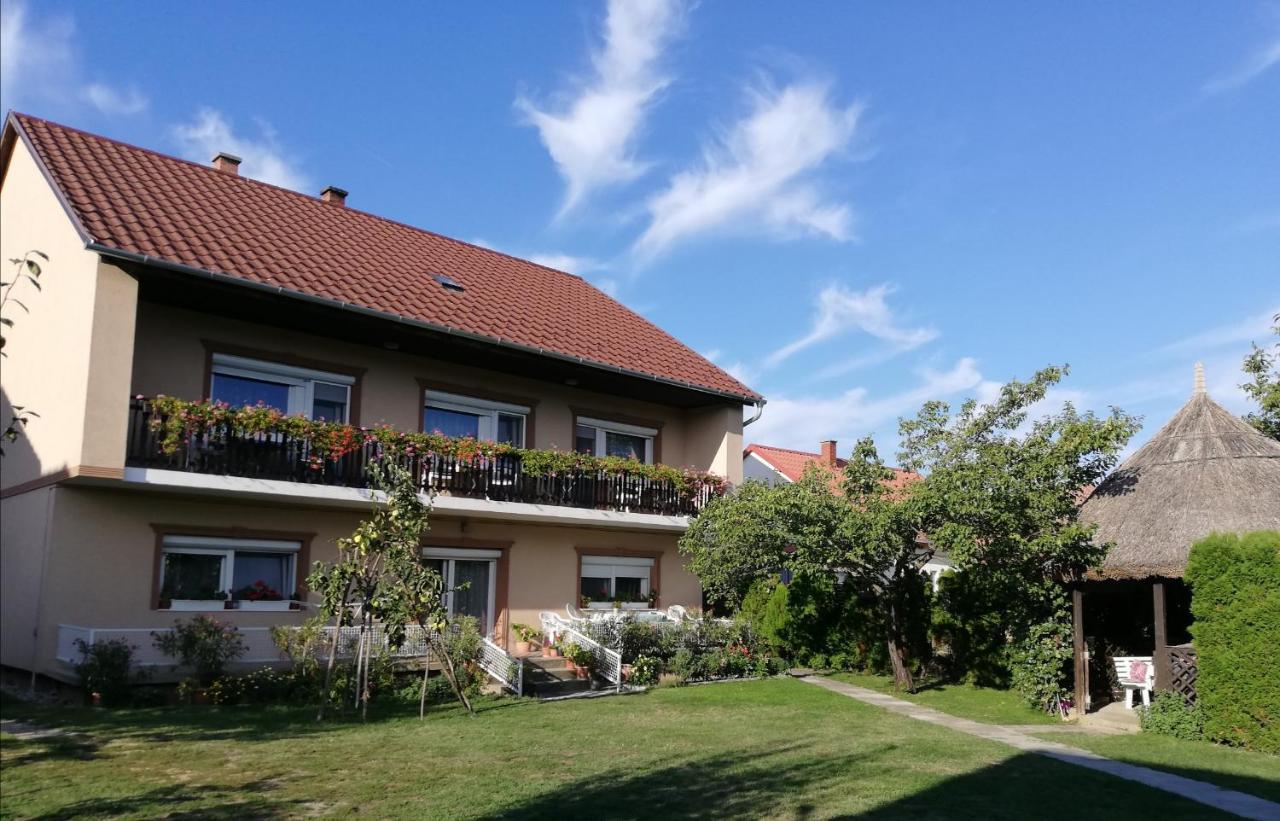 Szente Vendégház - Ferienwohnung Keszthely