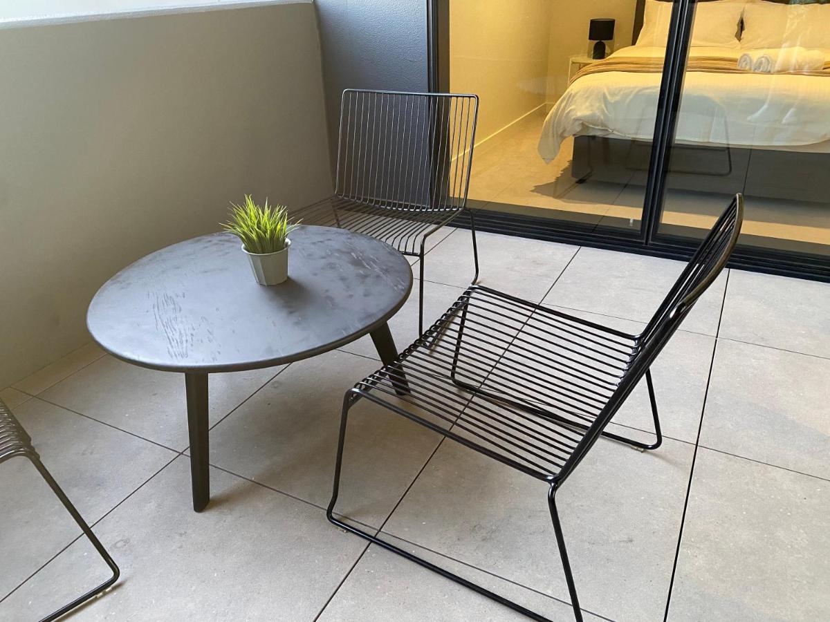 Modern Comfort - 2B2B with Balcony & Parking - Ferienwohnung Melbourne
