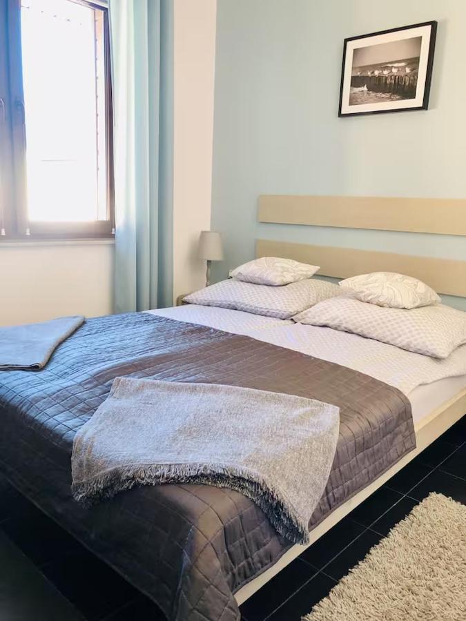 King Studio with Sofa Bed
