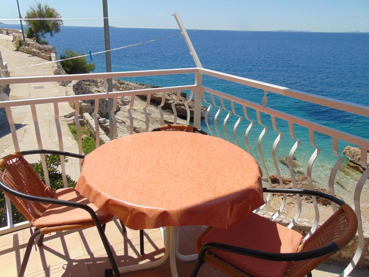 Appartamento con 2 Camere da Letto e Vista Mare 