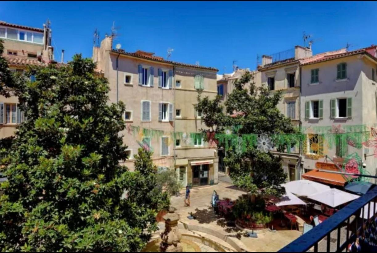 Le Balcon de Sadi Carnot Plein centre historique - Chambres d’hôtes La Ciotat