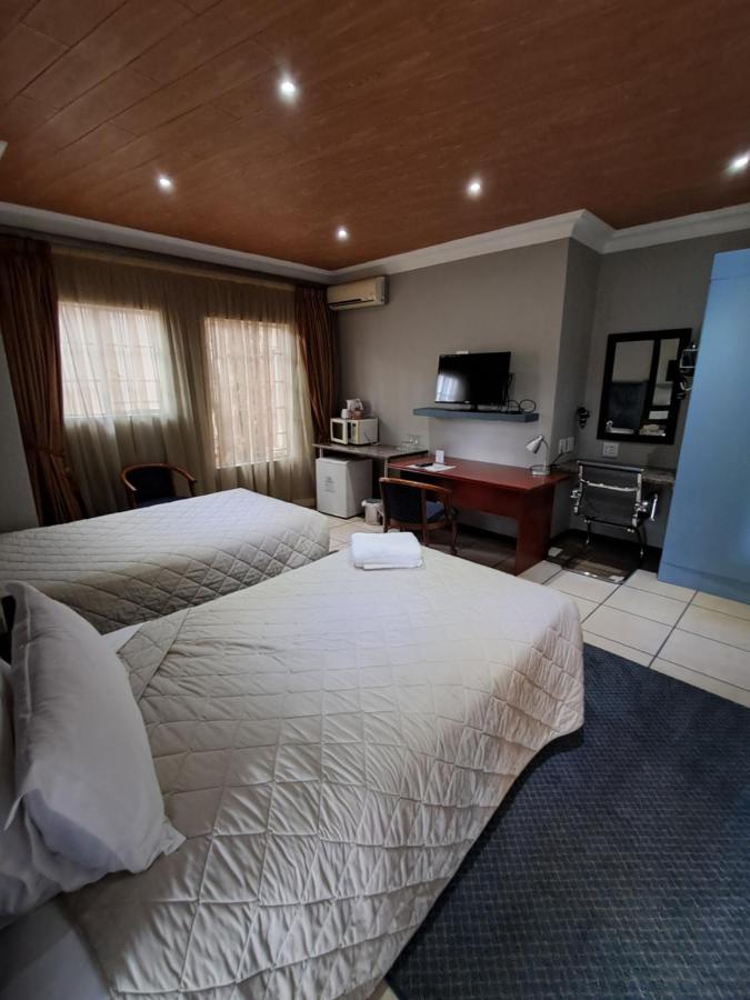 Standard Twin Room with Garden View
