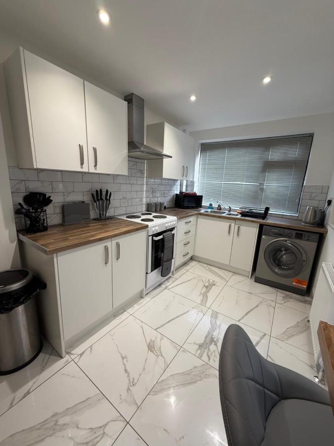 Contractor and Family, Private Detached Property - B&B