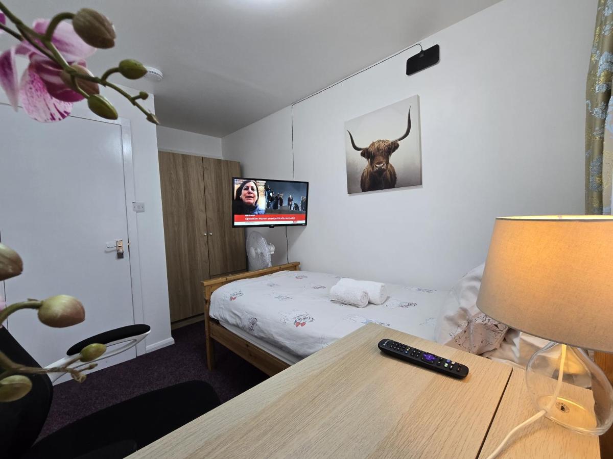 Standard Single Room with Shared Bathroom
