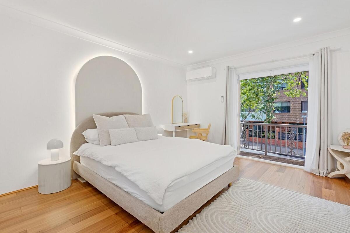 Luxury Modern 2-Storey Townhouse in Pyrmont - B&B Sydney
