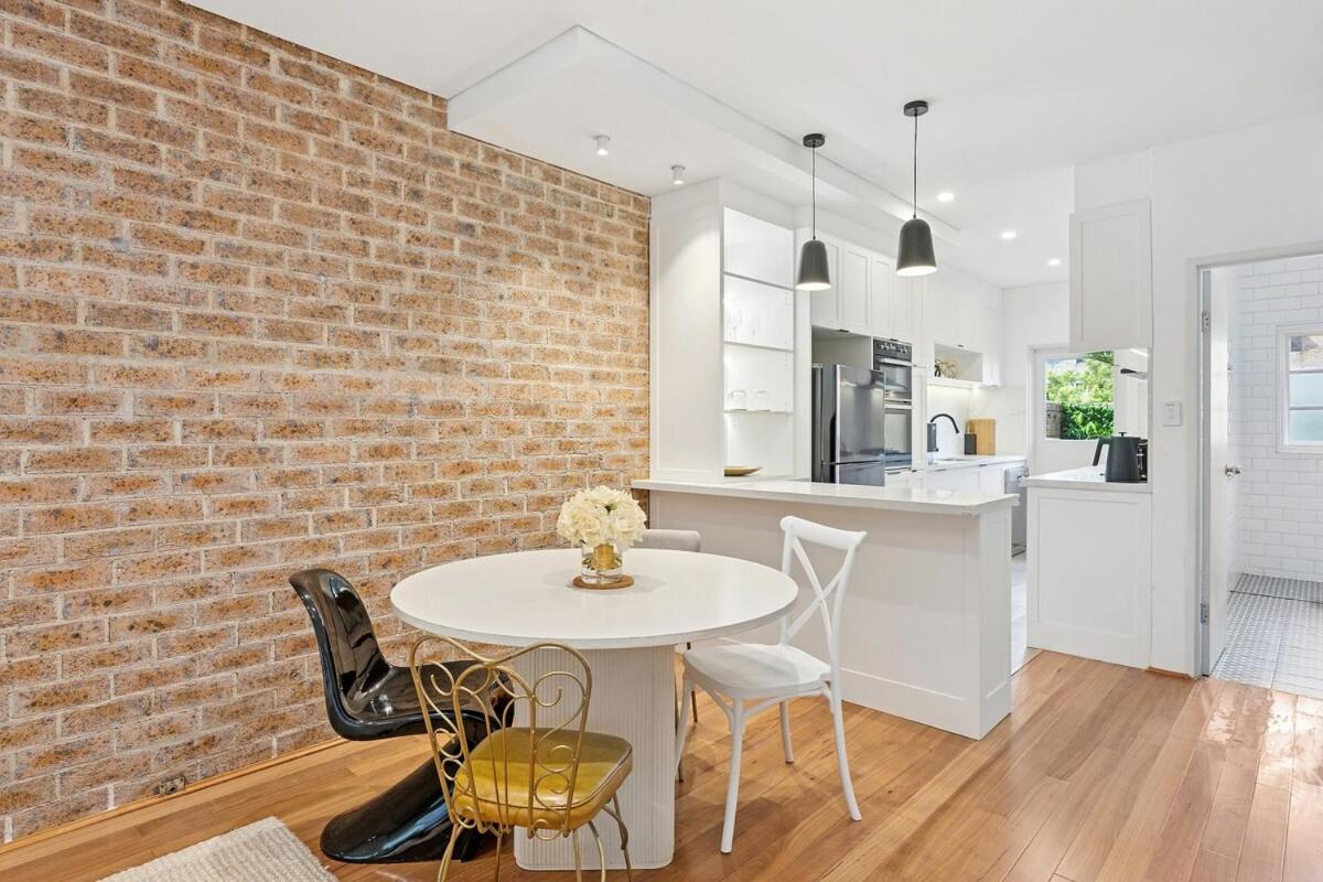 Luxury Modern 2-Storey Townhouse in Pyrmont - B&B Sydney