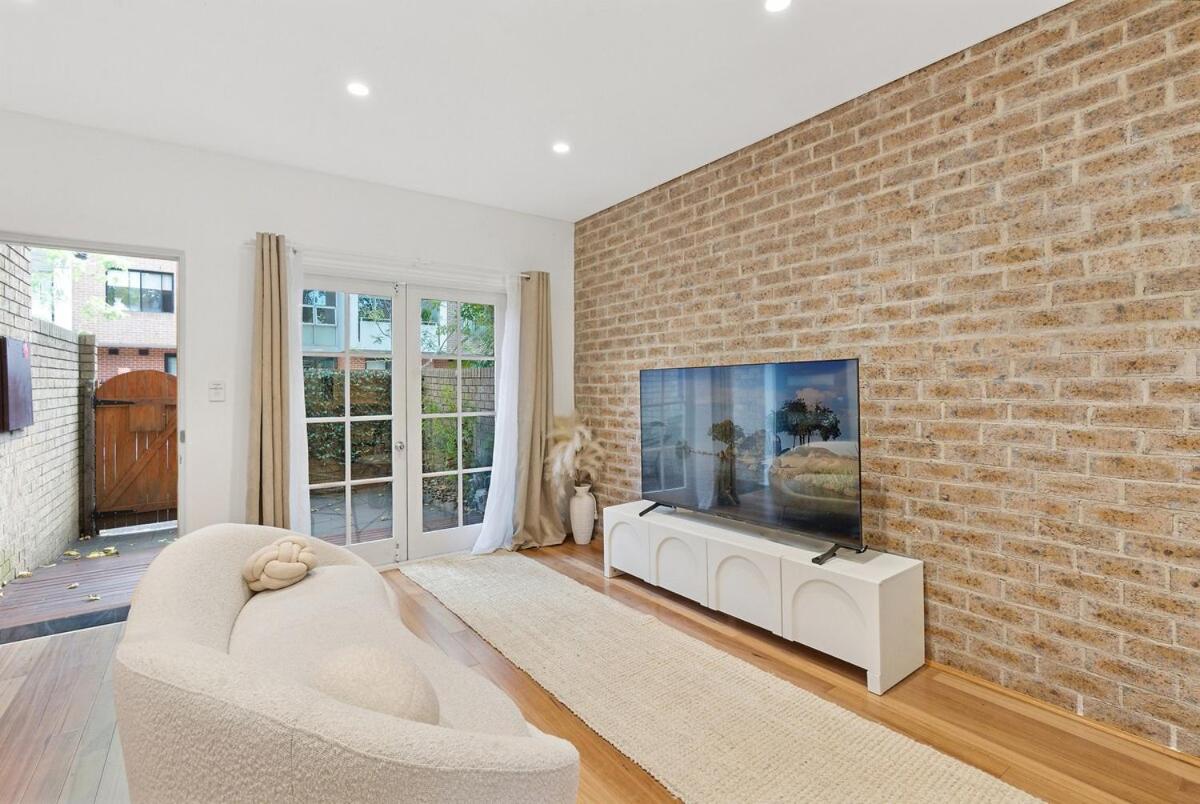 Luxury Modern 2-Storey Townhouse in Pyrmont - B&B Sydney