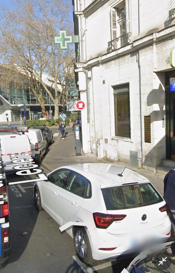 CHARMANT Studio 100 M Gare - Chambres d’hôtes